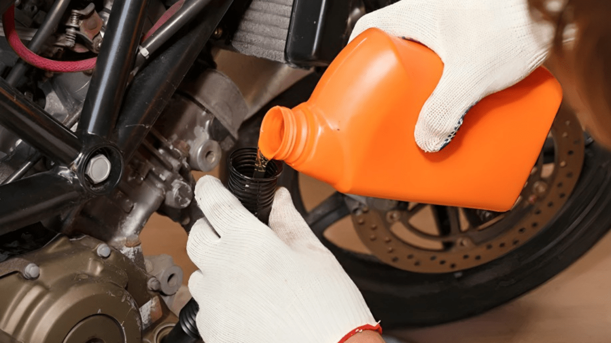 Choosing the Best Motorcycle Engine Oil - 6KIOM