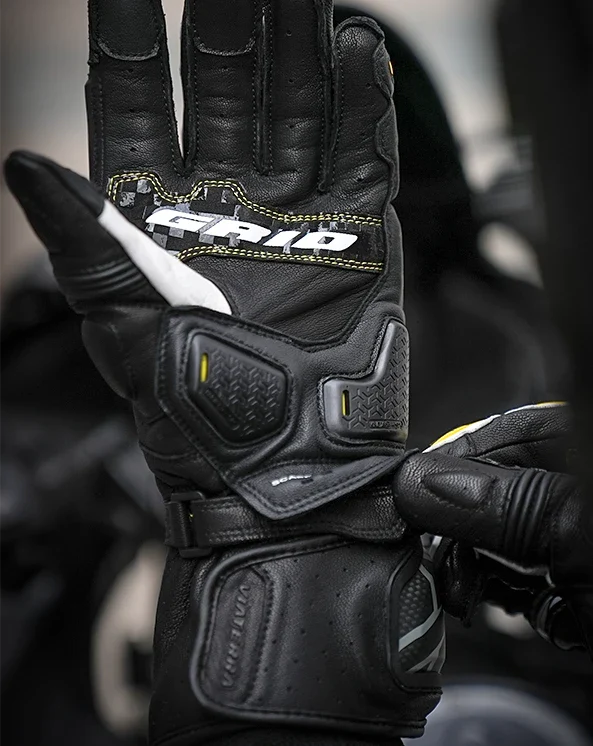 Dual Velcro Closure