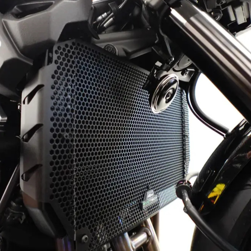 Kawasaki Z900 (2025+) Radiator Guard – Evotech Performance