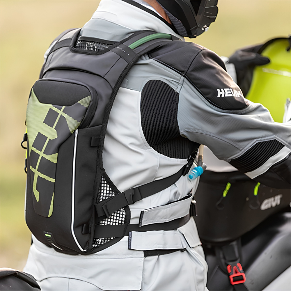 GIVI GRT719V Motorcycle Hydration Backpack with HydraPak Elite 2L Water Bag