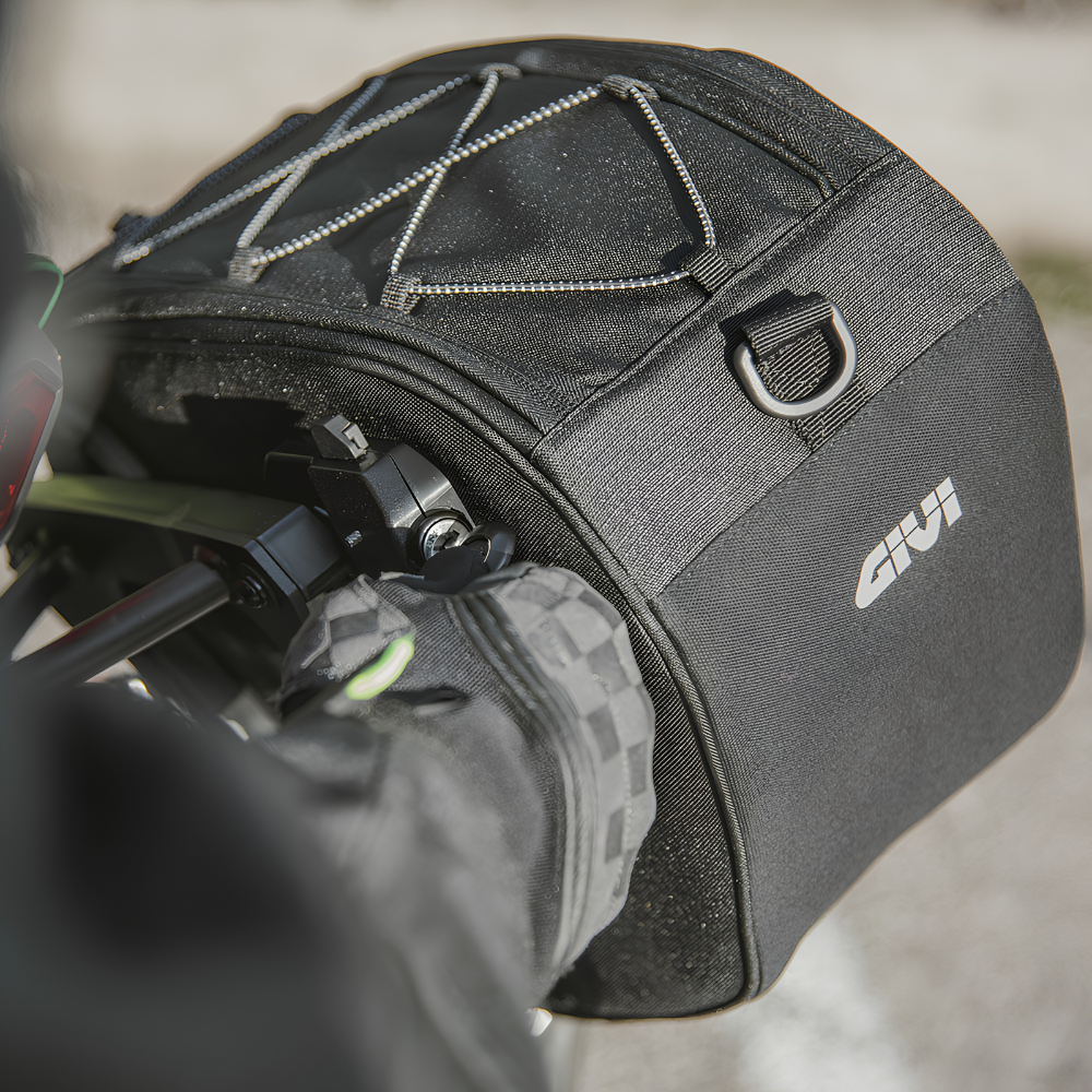 Givi EASY12 18L motorcycle side bag featuring a stealth mounting system, available at 6KIOM (6K).