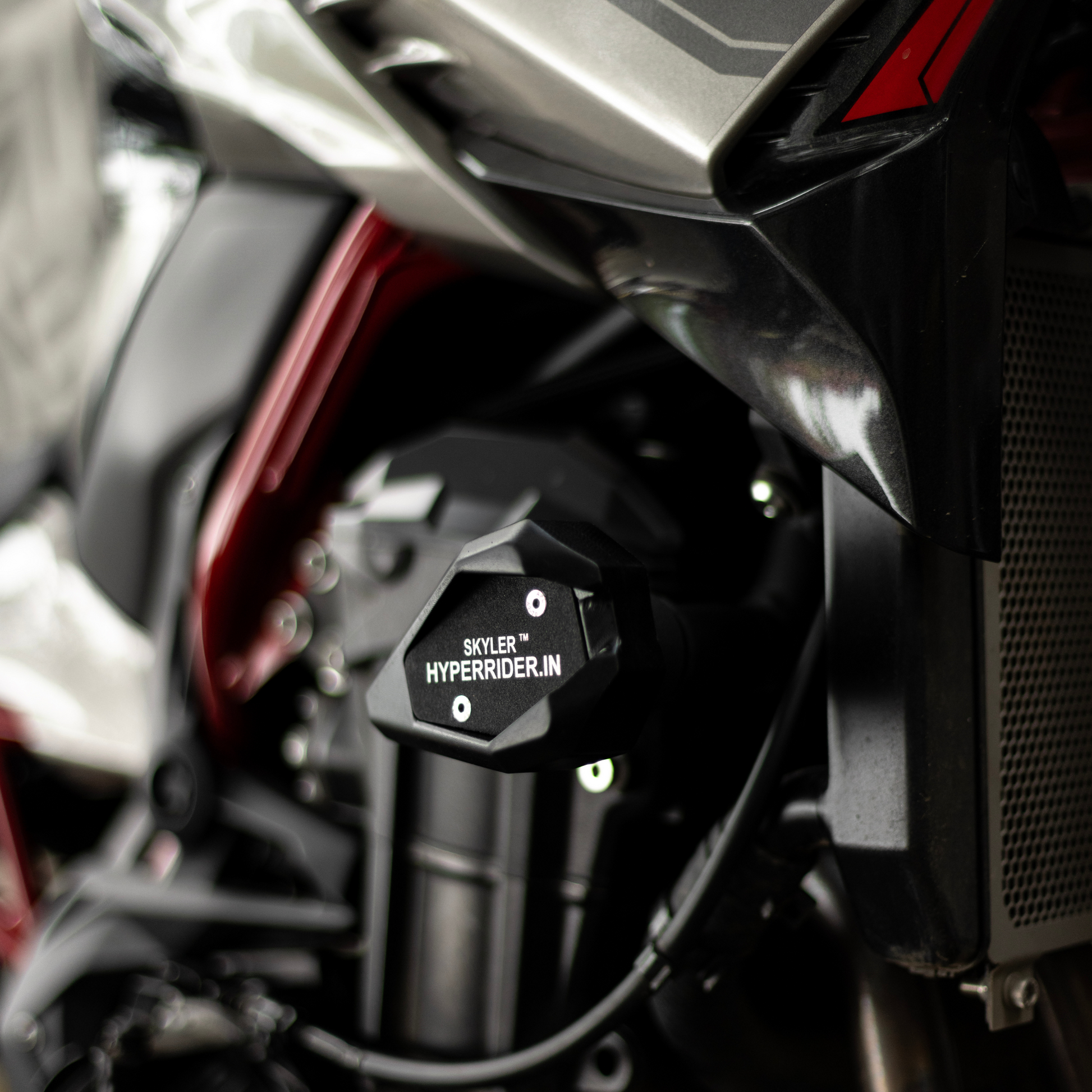 Heavy-duty frame sliders for Kawasaki Z900 motorcycle