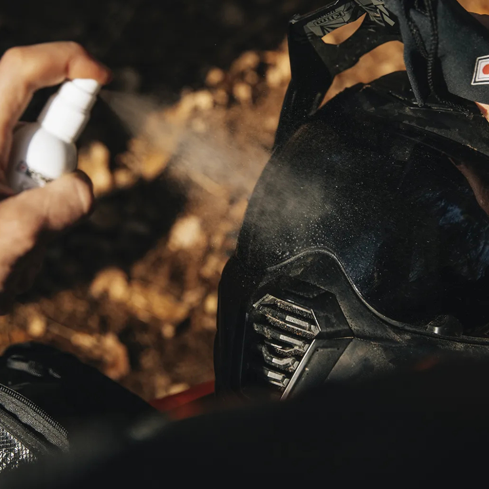 Microfibre wipe included in the IPONE Road Trip Kit for cleaning helmets