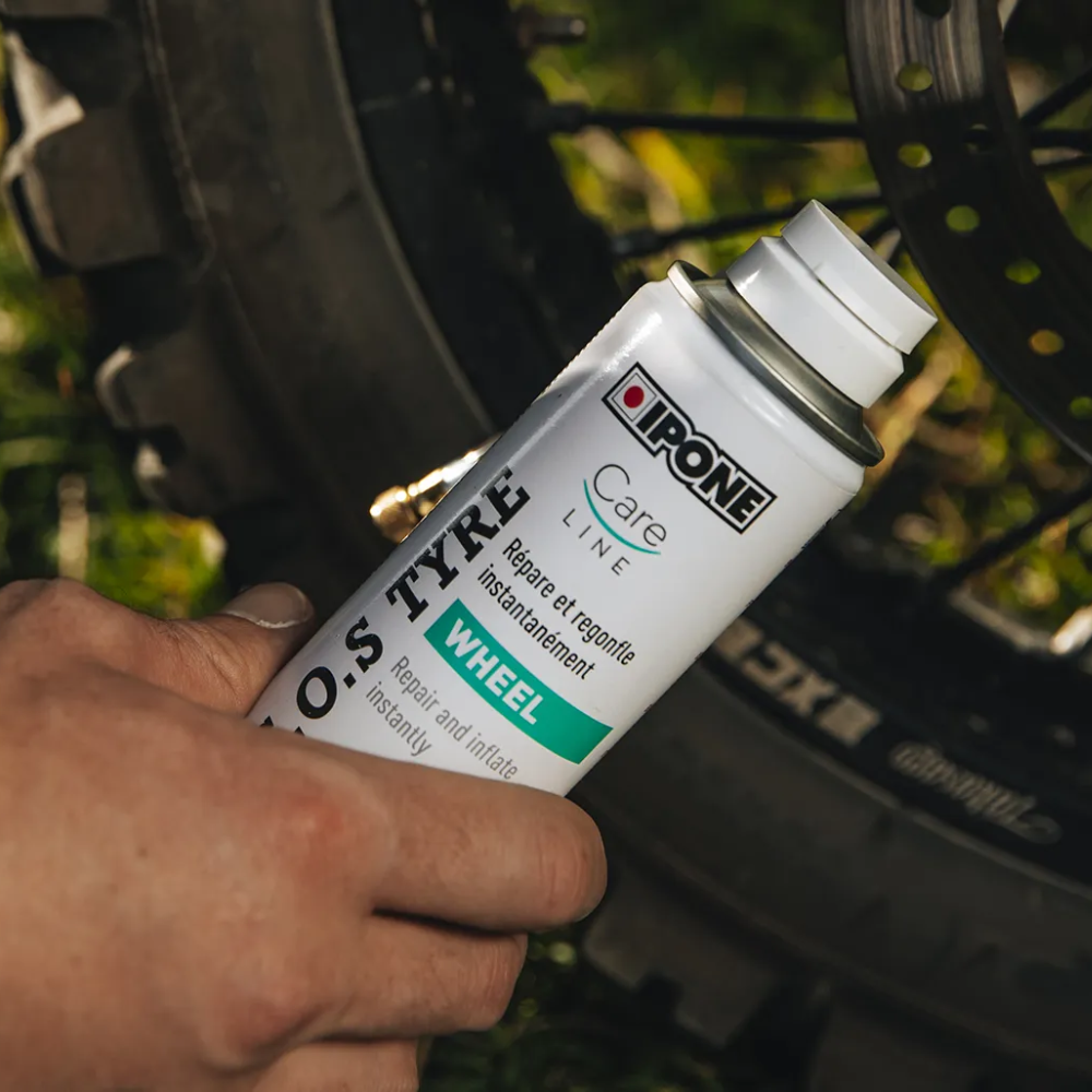 IPONE SOS Tyre foaming puncture repair spray for motorcycle tyres