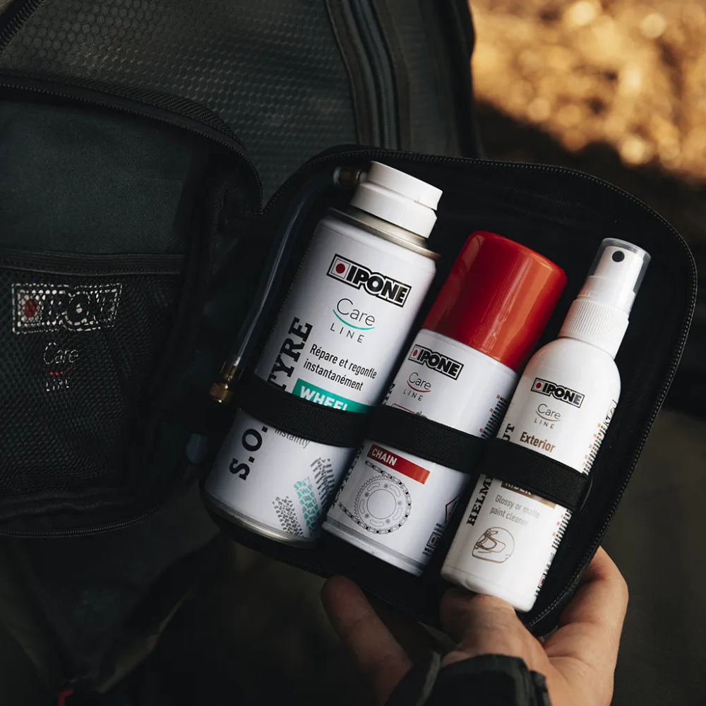 IPONE waterproof pouch for the Road Trip Kit, lightweight and easy to carry
