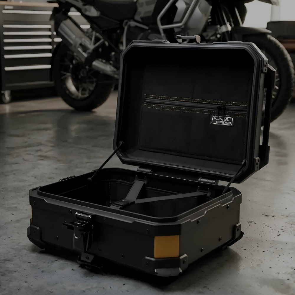 KOLGA BROS 36L Carbon Moto Trunk with aluminium alloy construction at 6kiom (6k)