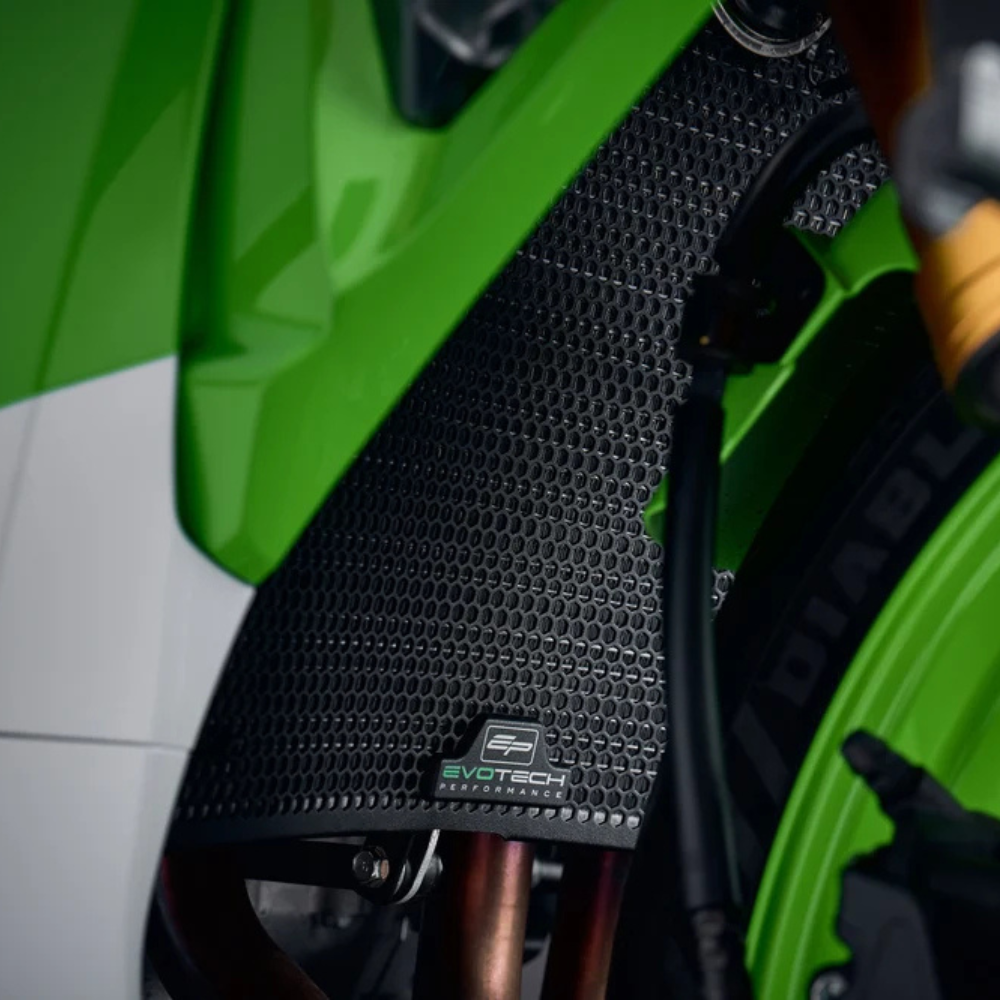 Kawasaki Ninja ZX-6R 2024+ Evotech Radiator Guard with hexagonal airflow pattern and T-shape badge