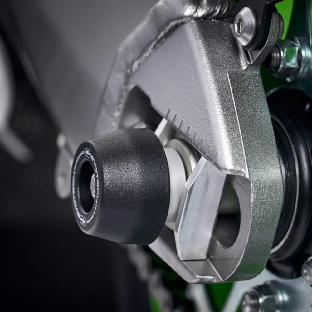 Kawasaki Ninja ZX-6R Evotech rear spindle bobbin with nylon head and aluminium core