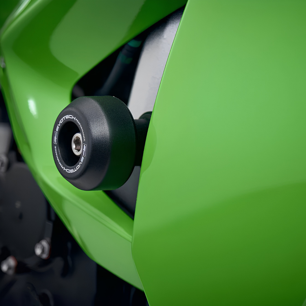 Evotech Kawasaki Ninja ZX-6R frame crash protection with through-frame aluminium support