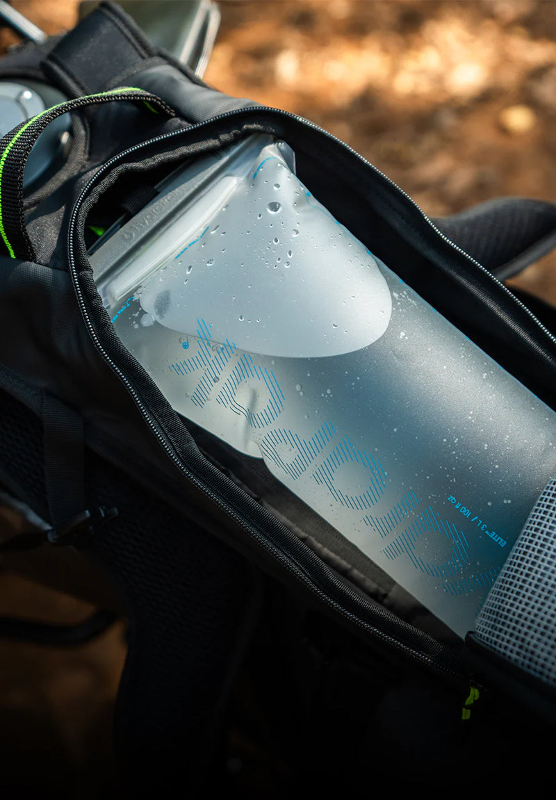 Up to 3L Hydration Bladder Compatible