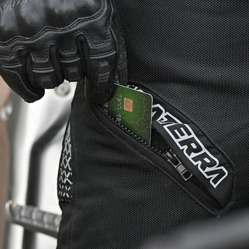 Easy Access Pockets