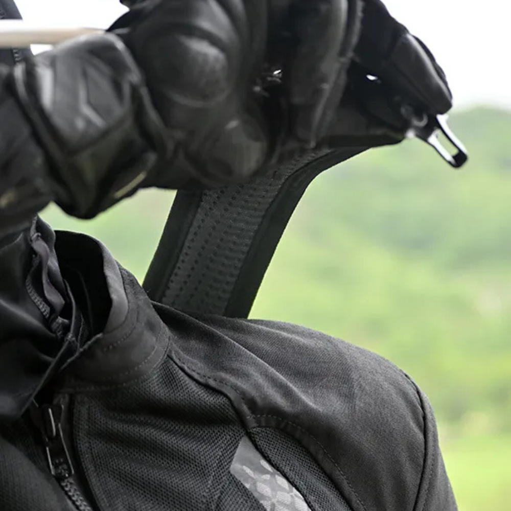 Viaterra Marine Neo V4 Hydration Pack with Hydrapak 2L Bladder
