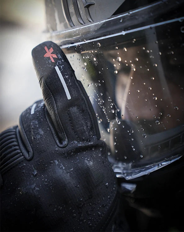 Integrated Visor Wiper