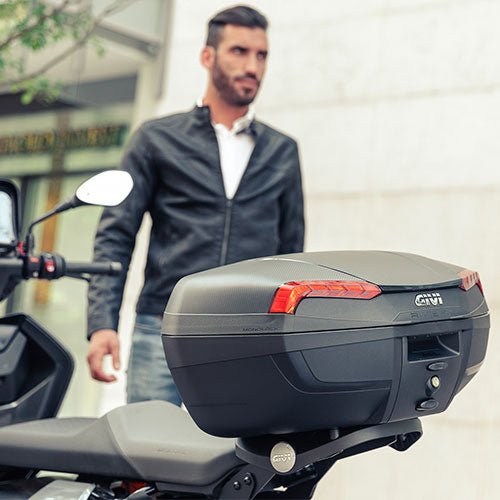 GIVI E46N Riviera – 46L Monolock Top Case (Red Reflectors) - 6KIOMLuggage