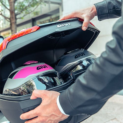 GIVI E46N Riviera – 46L Monolock Top Case (Red Reflectors) - 6KIOMLuggage