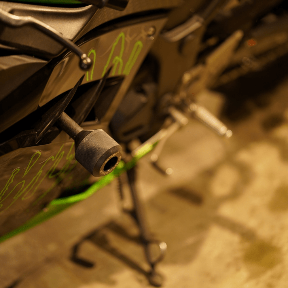 Hyperrider Frame Sliders for Kawasaki Ninja 300 - 6KIOMFrame Slider