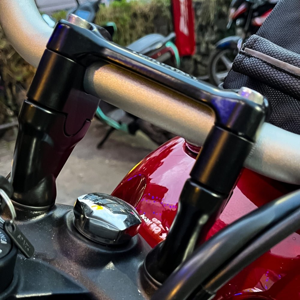 Hyperrider Handlebar Risers for Triumph Speed 400/Speed T4 - 6KIOMHandlebar Riser
