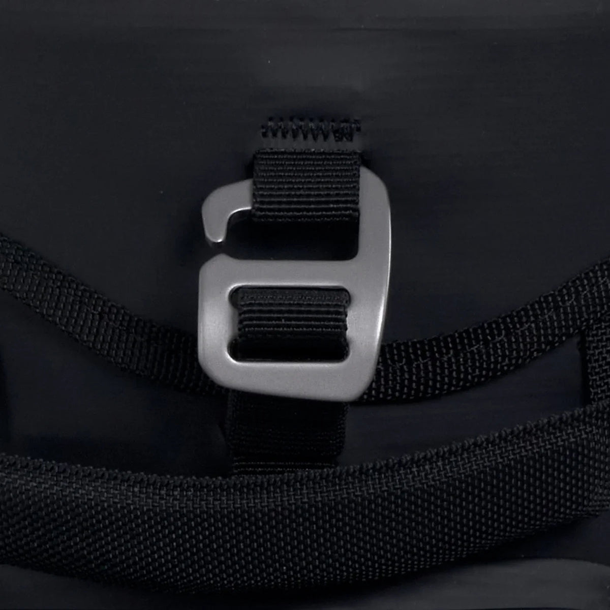 Shad SW23 Tank Bag - 6KIOMLuggage