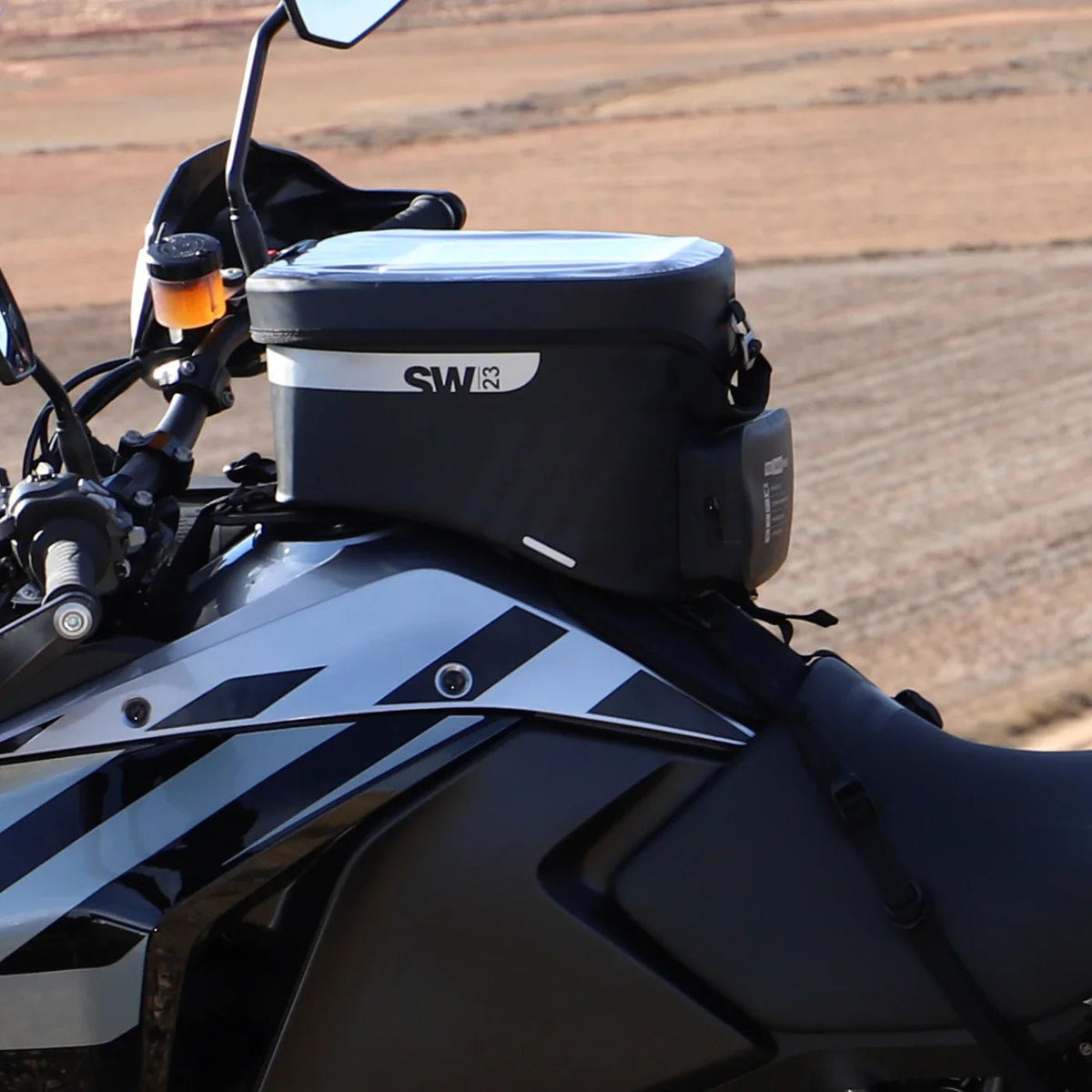 Shad SW23 Tank Bag - 6KIOMLuggage